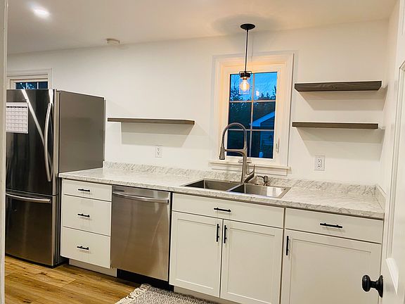 3rd image of 100 Burmon Dr