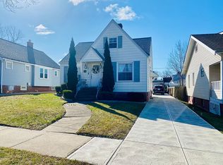 6611 Laverne Ave, Parma, OH