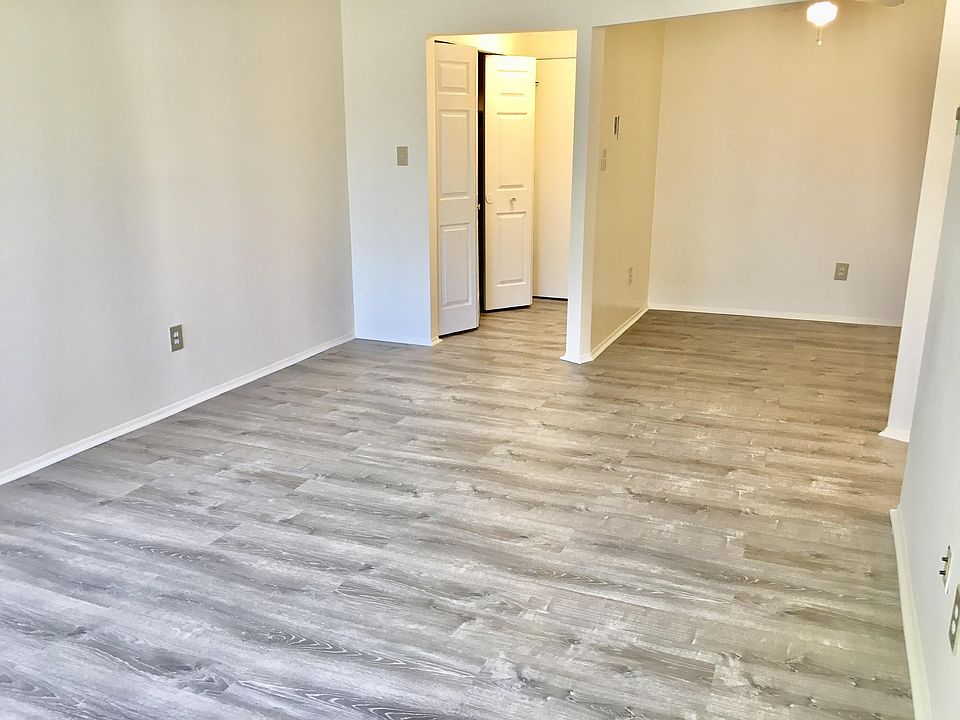 1st image of 269 E Breckenridge St #102