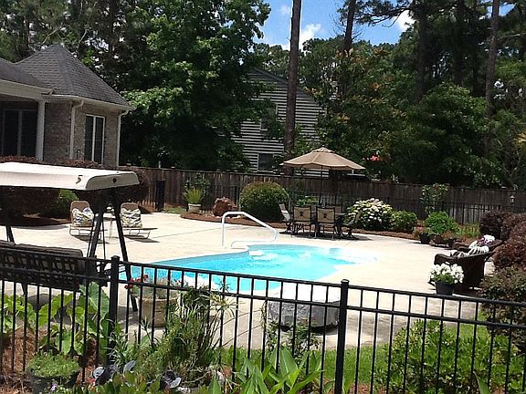 2nd image of 3541 Iris St
