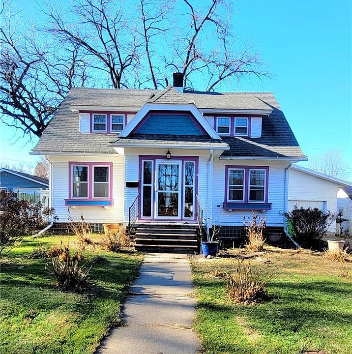 1st image of 216 Hewett Street