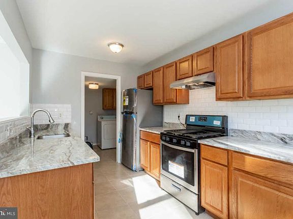 5th image of 16551 Sherwood Pl