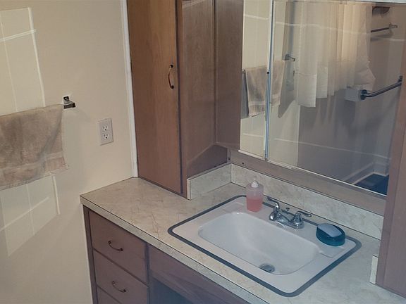 2nd image of 615 W Linden Ave
