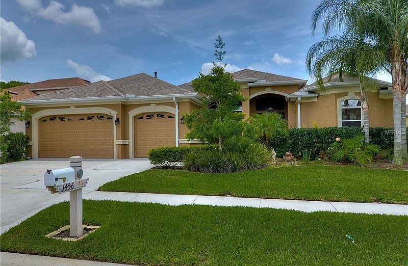 1st image of 1456 Beaconsfield Dr