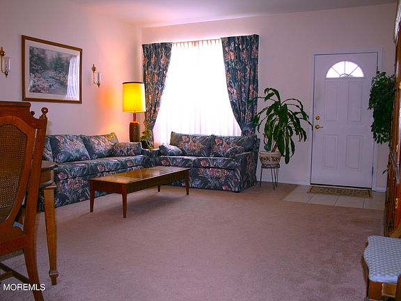 4th image of 24 Deerchase Lane