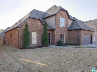 609 Village Way, Pelham, AL 35124