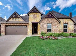 329 Strait Ln, Waxahachie, TX 75165