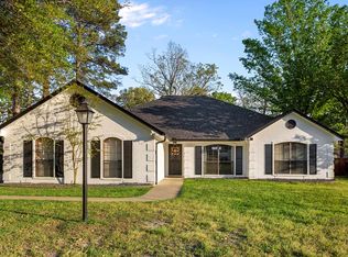 5310 Champions Dr, Lufkin, TX 75901