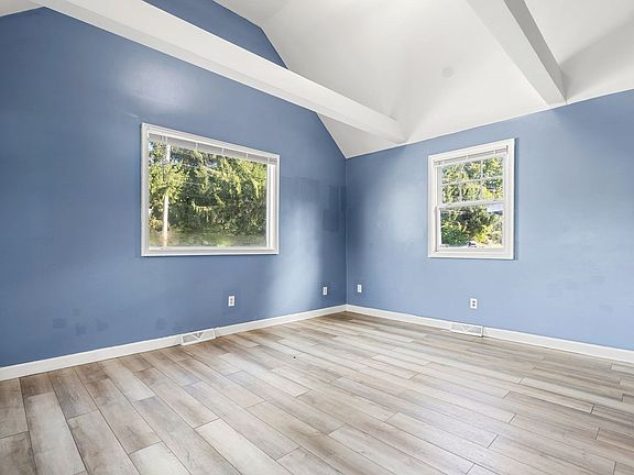 3rd image of 461 Bridge St