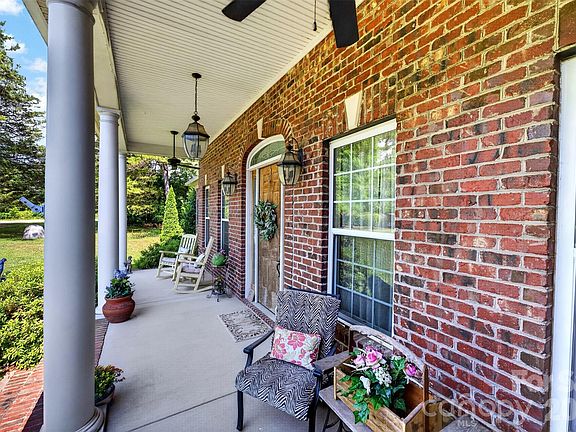 2nd image of 8611 Kerns Meadow Ln