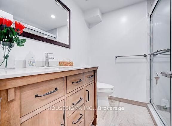 4th image of 28 Earlton Rd #Basement