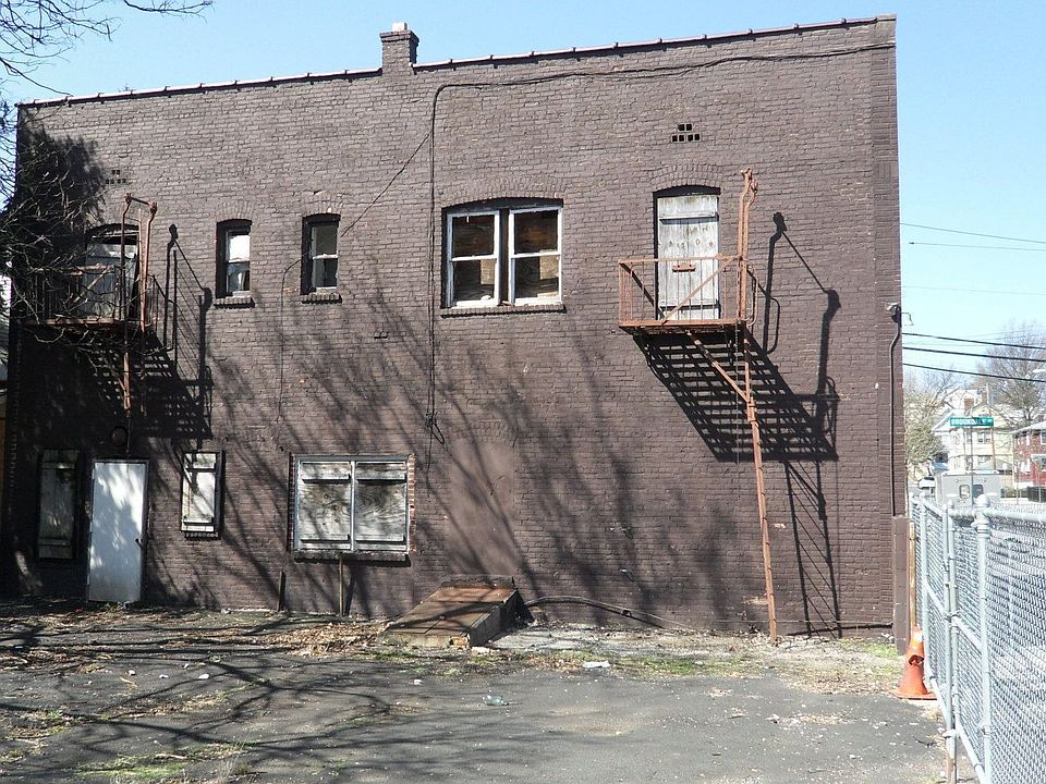 2nd image of 98 Newark Ave