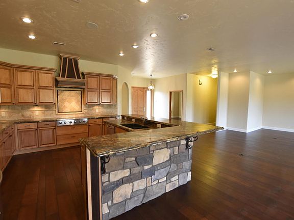 3rd image of 7130 Driftwood Dr