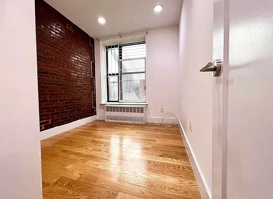 Rented by EastMount Realty LLC | media 5