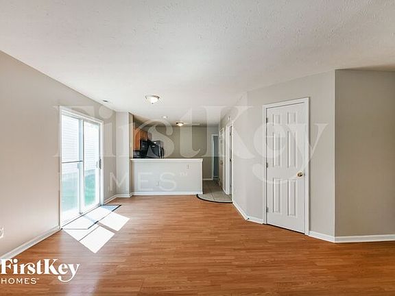 3rd image of 9987 Waterside Dr