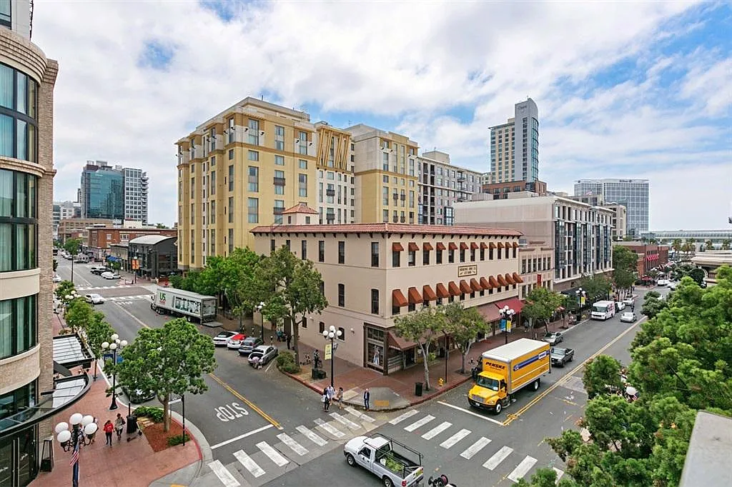 450 J St — Photo 3