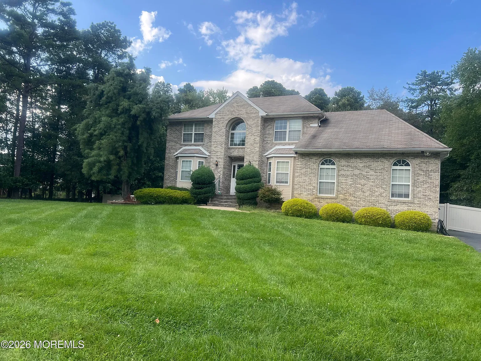 4 bed, 3.5 bath, 2692 sqft, $4,500 — Photo 1