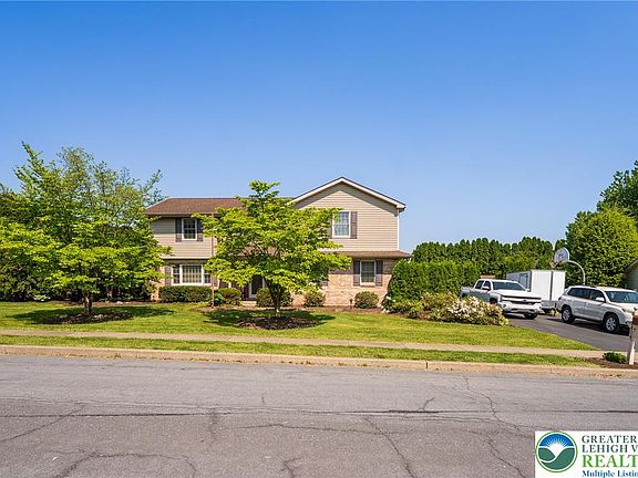 3rd image of 1404 Jeffrey Ln
