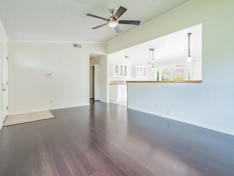 6894 N Auburn Cir — Photo 9