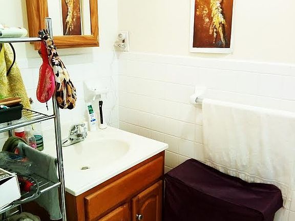 5th image of 901 Saint Johns Pl APT 3C