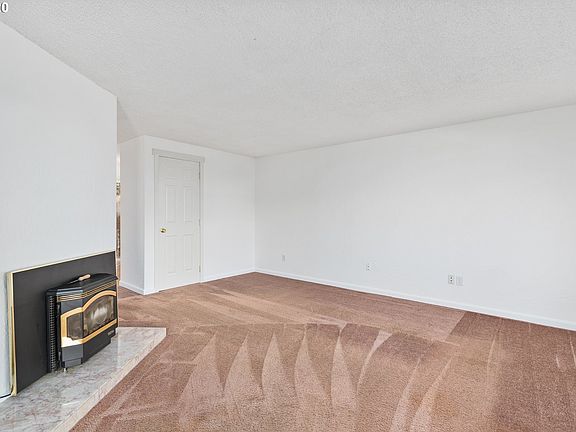 3rd image of 1721 NE 116th St #19