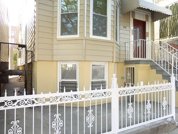 2nd image of 1321 Taylor Ave