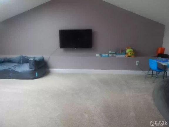 4th image of 84 Central Ave