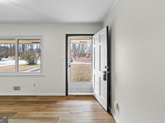 5th image of 3548 Meadowview Ct