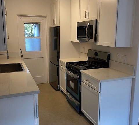 4th image of 4074 Eagle St