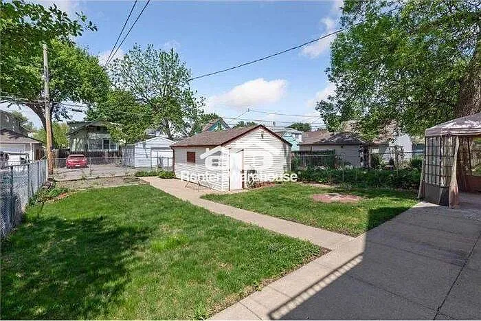 945 Sherburne Ave — Photo 22