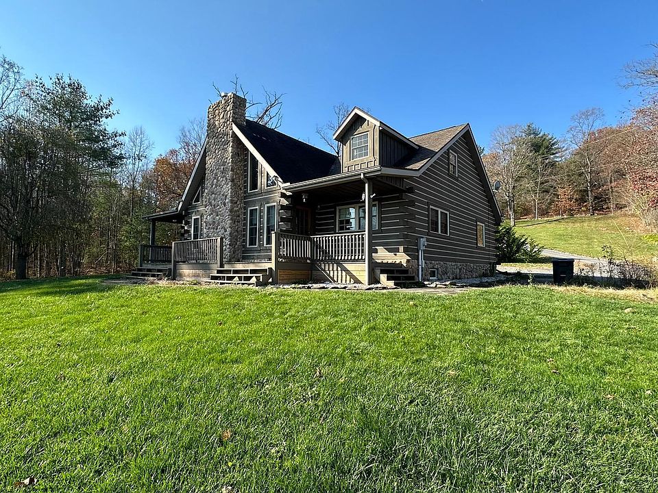 1st image of 471 Blackberry Ln