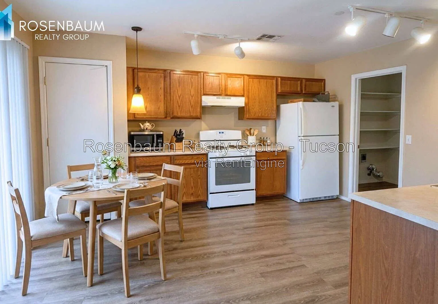 3 bed, 2.5 bath, 1443 sqft, $1,699 — Photo 2