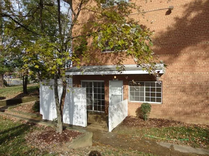 FRONT OF UNIT