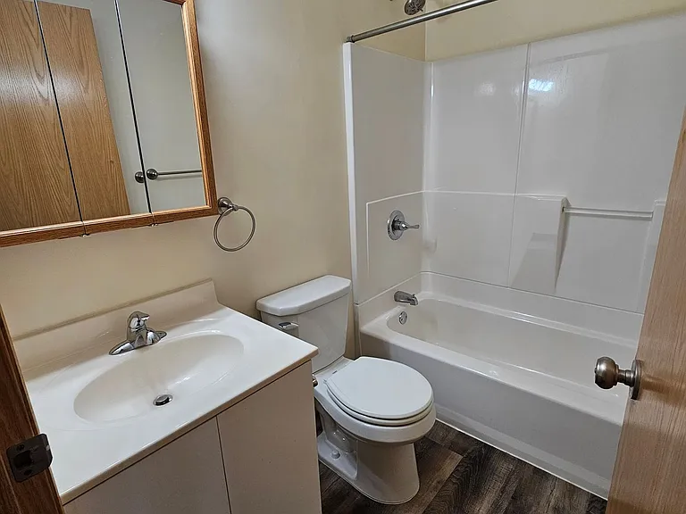 219 S Chambers Ave — Photo 8