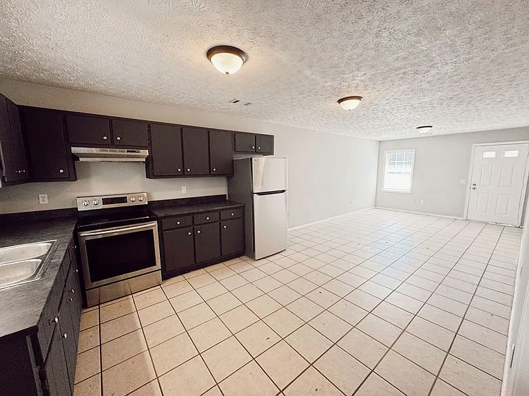 Valley View Apartments — Photo 71