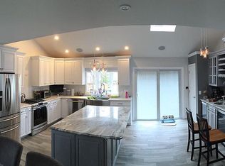 725 Tanglewood Rd, West Islip, NY 11795