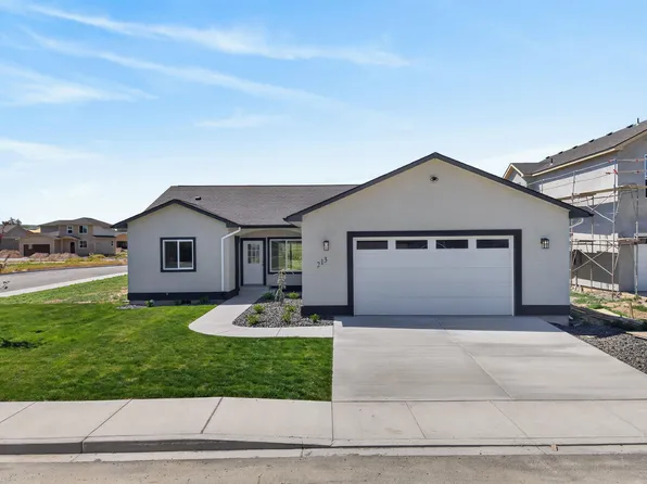 213 Victoria St, Sunnyside, WA 98944