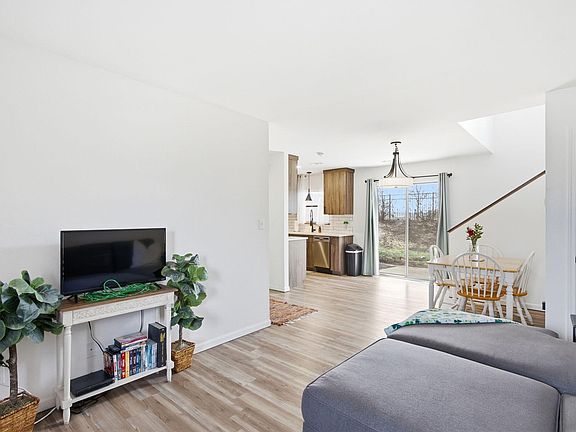 4th image of 2801 W Broadway APT R2