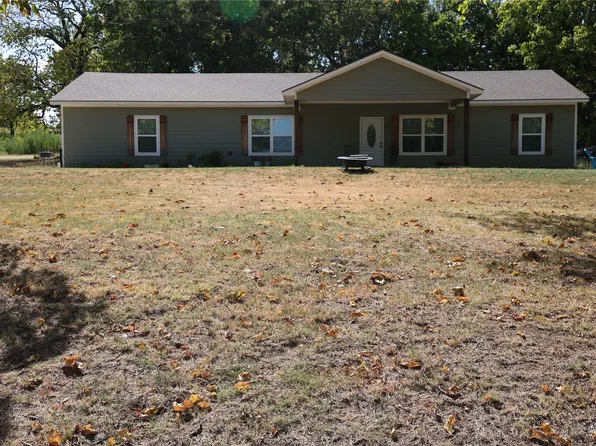 231 S Meadors Ave, Ada, OK 74820
