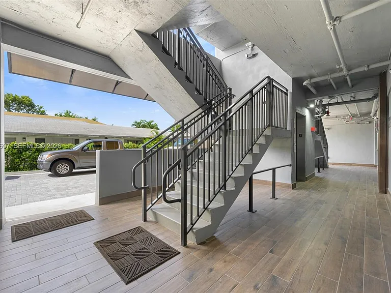 1020 NW 2nd Ave #302 — Photo 4
