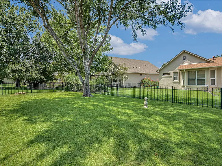 112 Bluebell Dr — Photo 24