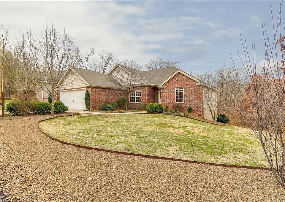 1st image of 15 Chatburn Ln