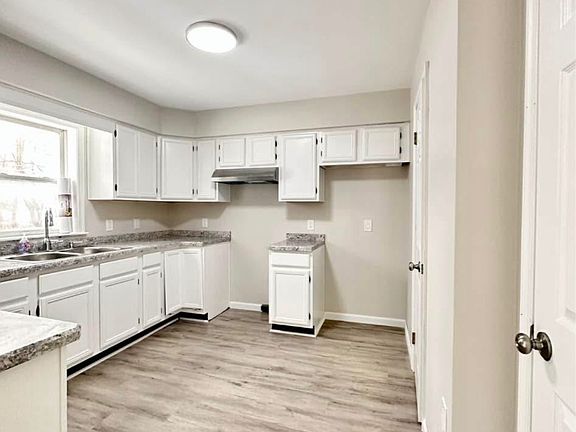 2nd image of 24 Magnolia Rd #3