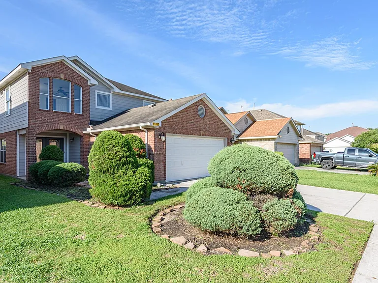 11710 Fossil Rock Ln — Photo 7