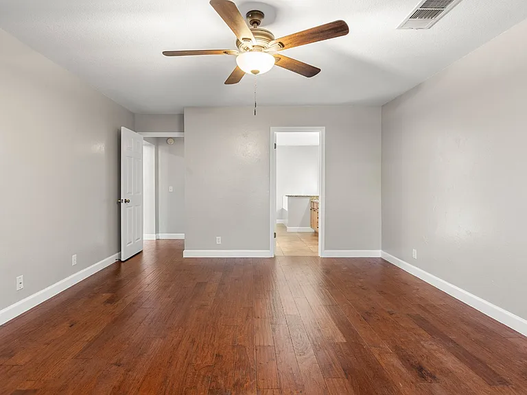 6802 Auckland Ct — Photo 14
