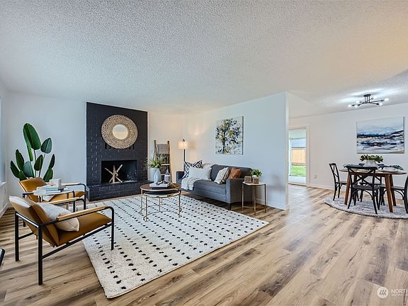 5th image of 17114 20th Avenue Ct E