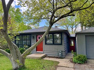 627 Woodward Ave, Geneva, IL 60134