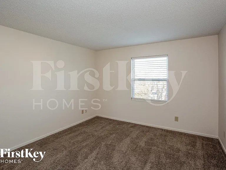 15393 Border Dr — Photo 9