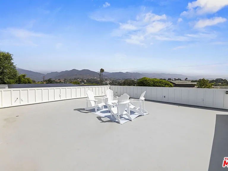 6671 Dume Dr — Photo 40