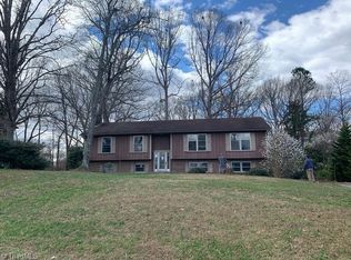 1020 Croaisdale Ct, Kernersville, NC 27284